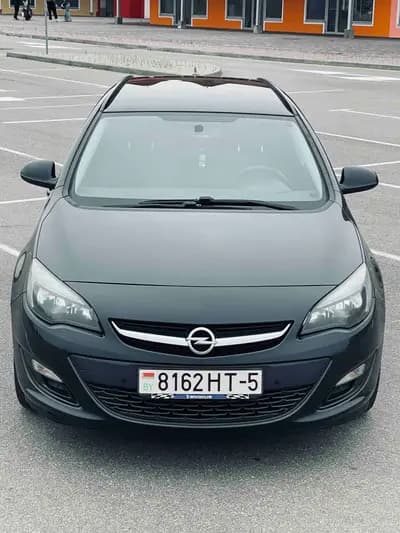 Opel Astra J Рестайлинг — фото 2