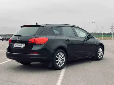 Opel Astra J Рестайлинг — фото 5